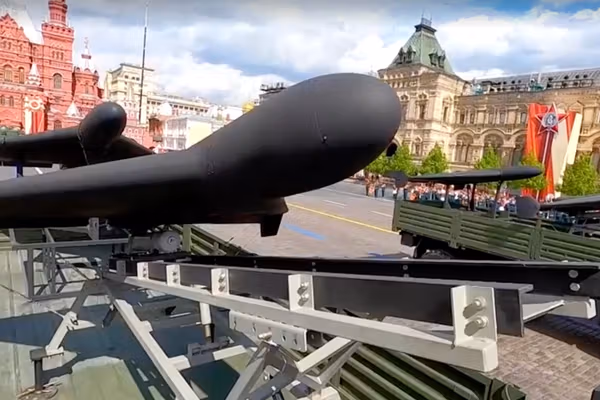 وُصِفت بأنها "أداة إرهاب وقتل جماعي".. عرض مُسيّرة إيرانية الصنع خلال عرض عسكري في روسيا