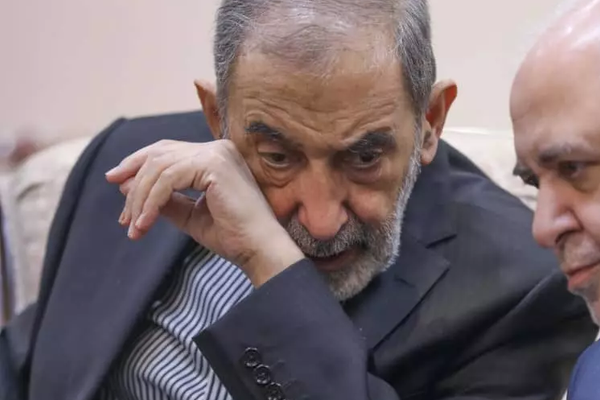 مستشار خامنئي: إيران أول دولة هاجمت إسرائيل بالصواريخ