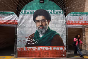 والاستریت ژورنال: خامنهای با تغییر مقامهای ارشد امنیتی بر تقابل با آمریکا تاکید کرد