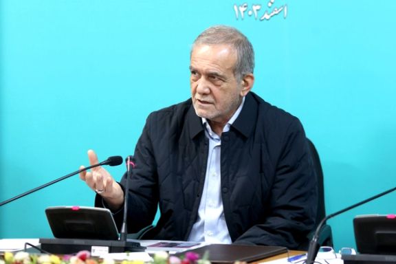 الرئيس الإيراني: لا أعرف من ألوم على الغلاء