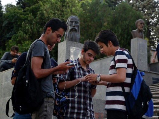 نظرسنجی موسسه ایسپا: پیامرسانهای داخلی مانند بله، ایتا و روبیکا محبوبیت چندانی ندارند