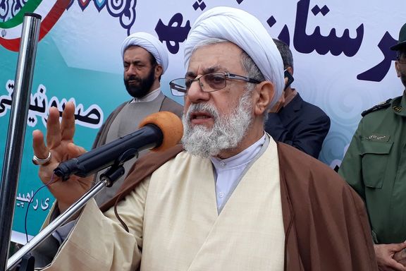 ممثل خامنئي عن الاحتجاجات الجارية:النظام لن يسقط ويجب وقف شبكات التواصل الاجتماعي العالمية