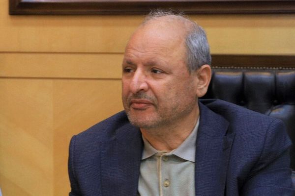 برلماني إيراني: رفع سعر الدولار محاولة أميركية للضغط علينا.. ولن نستسلم