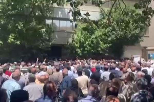 Anti-Government Protests, Strikes Continue For A Fourth Day In Iran