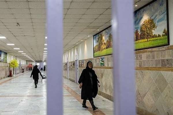 بعد إخلائه من السجينات السياسيات.. دبلوماسيون من 28 دولة يزورون سجن "قرتشك" الإيراني