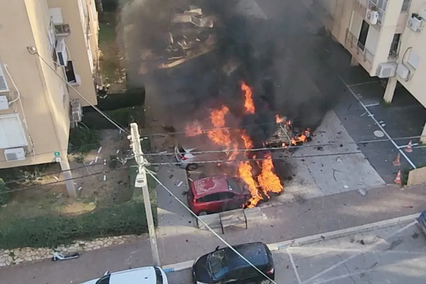 هجمات إيرانية بالصواريخ والمسيرات تستهدف الكويت والسعودية والإمارات وإسرائيل فجر الخميس