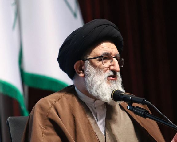 نماینده خامنهای در استان البرز: ما را تهدید میکنند و دارند توپچی را از ترقه میترسانند
