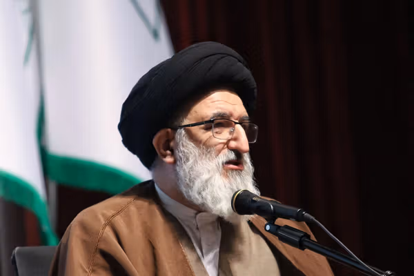 امام جمعه کرج: ترامپ از روی نفهمی میگوید در ایران رژیم تغییر کرده