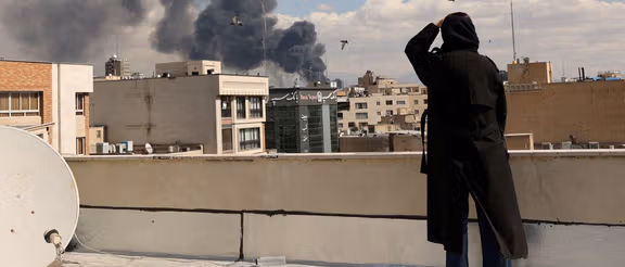 هجمات واسعة على إيران بعد يوم واحد من مقتل خامنئي