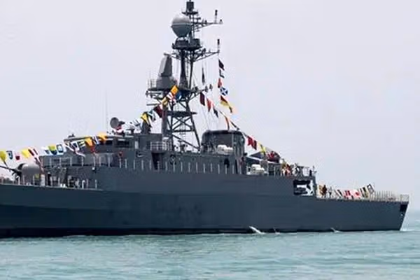 پیام مخاطب: آمریکا هشدار داد اما فرمانده ناو دنا اجازه نداد نیروها تخلیه شوند