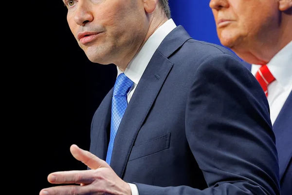 وزير الخارجية الأميركي: على طهران التفاوض مباشرة مع واشنطن وليس عبر دولة ثالثة أو رابعة