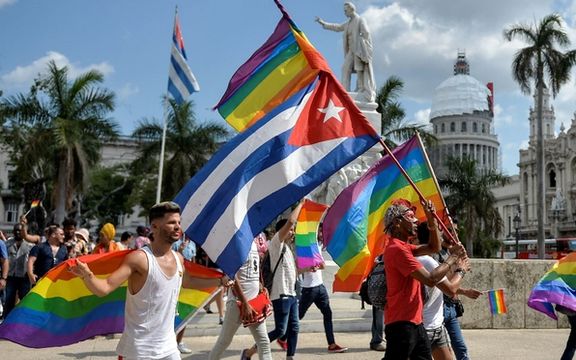 پارلمان کوبا با تغییر قانون خانواده زمینه را برای ازدواج افراد همجنس در این کشور مهیا کرد