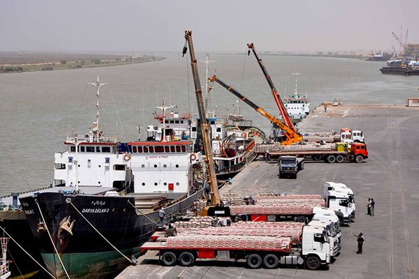 دبلوماسي إيراني: العقوبات الأميركية قضت على صادرات إيران إلى شرق آسيا