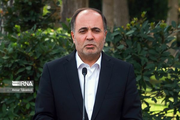 وزير الزراعة الإيراني: ارتفاع سعر الدجاج بسبب موجة الحر ونقص الكهرباء