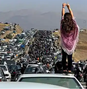 دادگاه انقلاب ارومیه برای ۵ بازداشت‌شده خیزش «زن، زندگی، آزادی» حکم اعدام صادر کرد