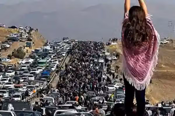 چهار سال پس از ژینا؛ نسلی که دیگر به پیش از «زن، زندگی، آزادی» بازنگشت