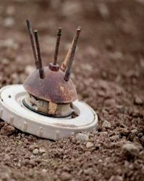 یک کودک ۱۱ ساله بر اثر انفجار مین به جای ماننده از جنگ در قصرشیرین زخمی شد