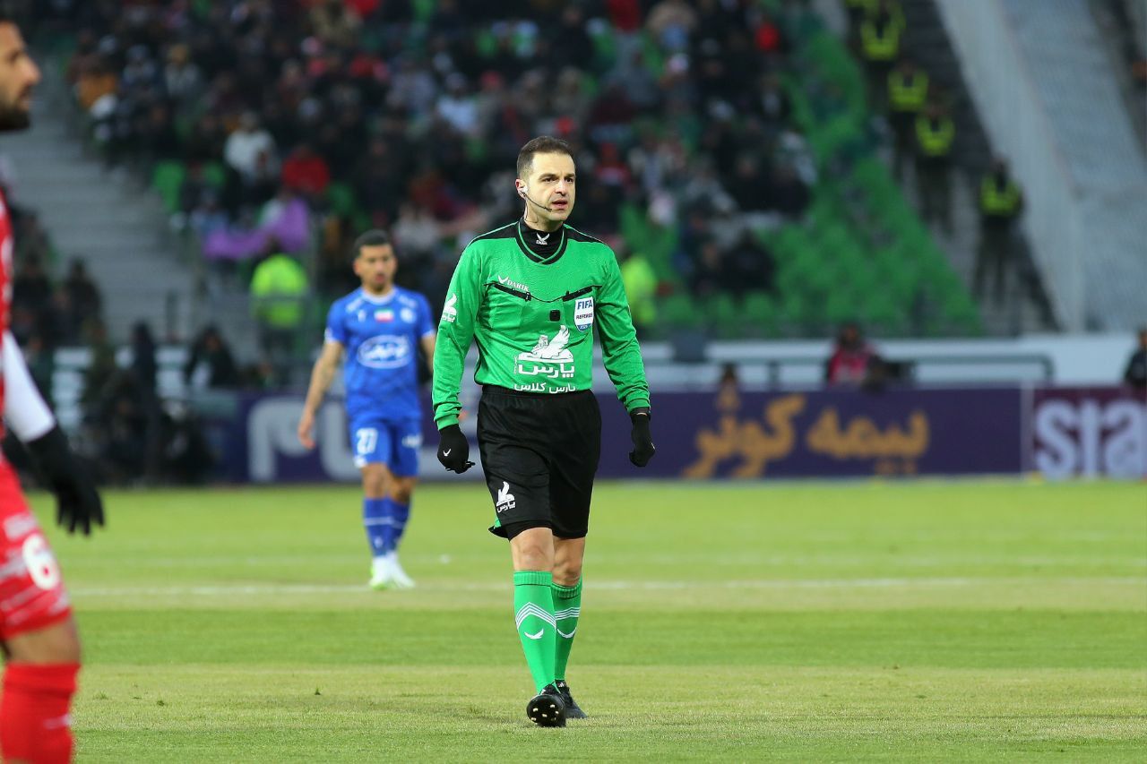 پخش دربی ۱۰۶ تهران از نگاه داور بازی به صورت زنده