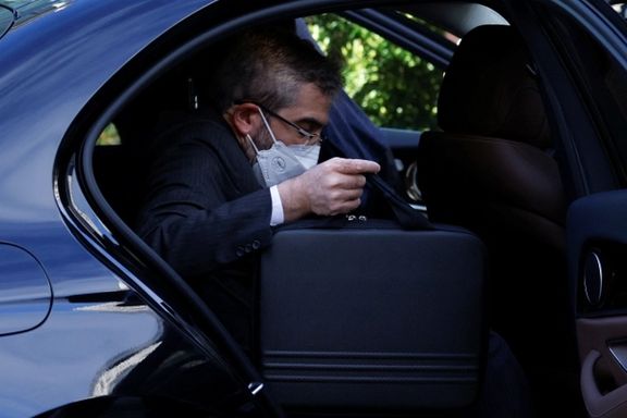 ورود مذاکرهکنندگان ایران و آمریکا به دوحه؛ رابرت مالی با وزیر امور خارجه قطر دیدار کرد