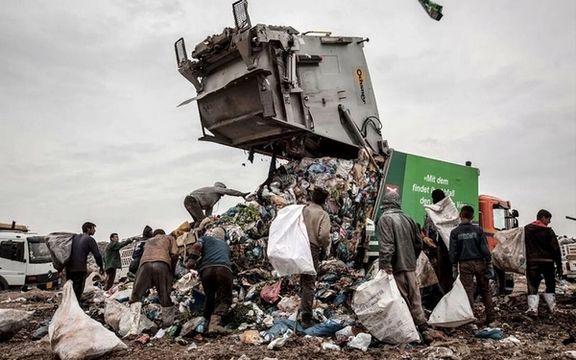معاون وزیر دادگستری: گردش مالی مافیای زبالهگردی به طور رسمی سالی ۳هزار میلیارد تومان است