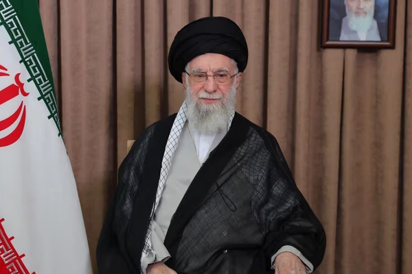 خامنئي من مخبئه: إسرائيل سُحقت تحت ضربات إيران