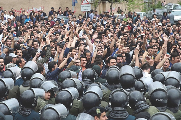 مسؤول إيراني: الاحتجاجات الشعبية قادمة وحتمية.. لكن توقيتها غير معلوم