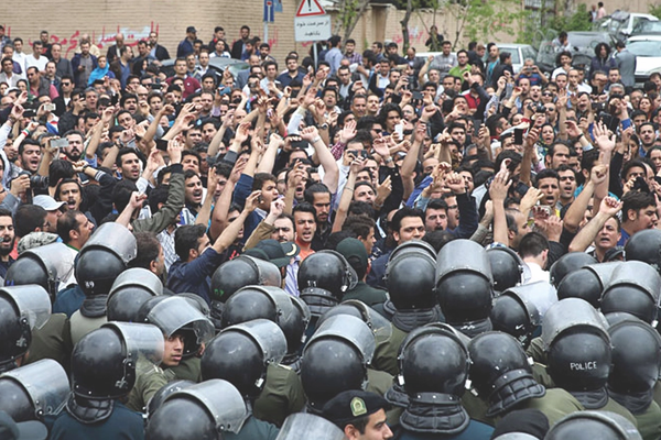 مقام ارشد جمهوری اسلامی: حکومت میداند اعتراضها اجتنابناپذیر است؛ فقط زمان آن مشخص نیست