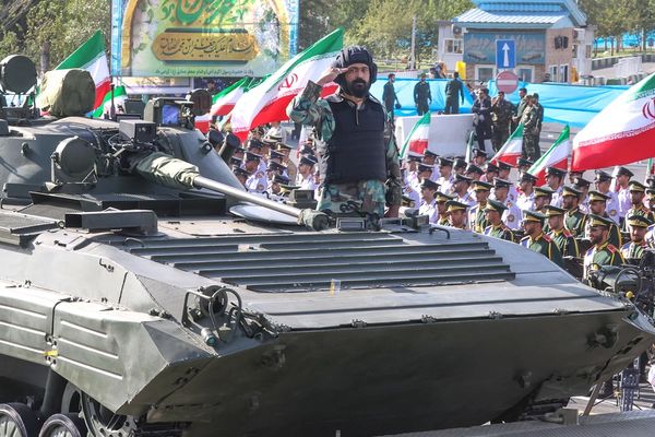 رژه نیروهای مسلح جمهوری اسلامی در کردستان و همدان به دلیل «تهدیدها» لغو شد
