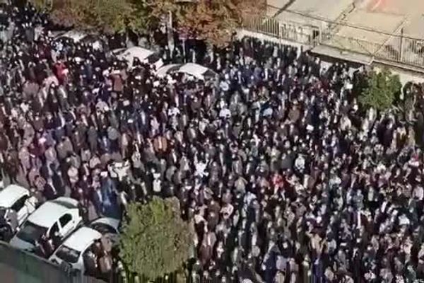 ردًّا علی دعوة تجمع المعلمين الإيرانيين: المدعي العام في شيراز يهددهم برسالة