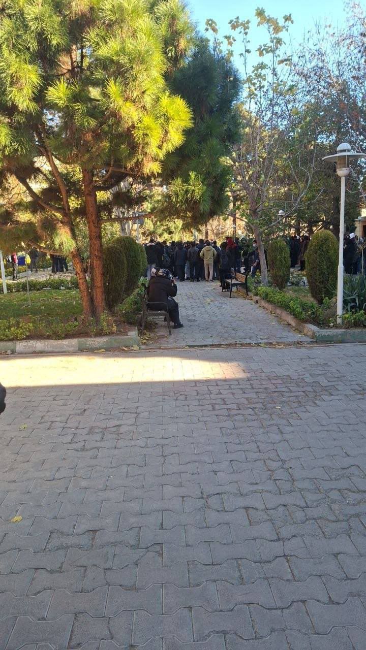 دانشگاه‌ها با شعار علیه خامنه‌ای و حمایت از پهلوی به اعتراضات پیوستند