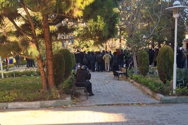 دانشگاهها با شعار علیه خامنهای و حمایت از پهلوی به اعتراضات پیوستند