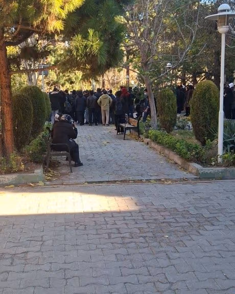 دانشجویان در تجمعهای اعتراضی شعارهایی علیه حکومت و در حمایت از پهلوی سر دادند