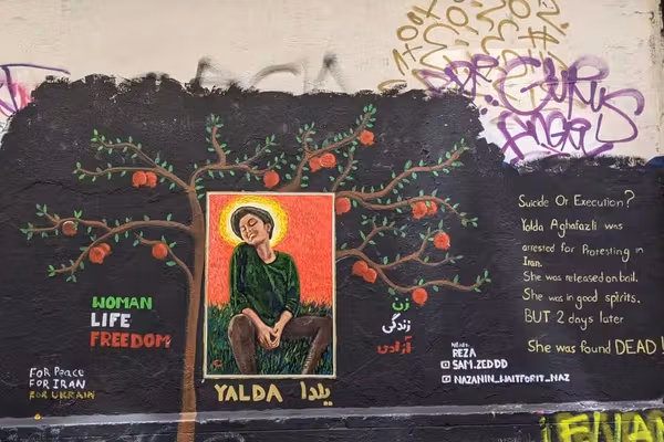 شهروندان در آستانه شب یلدا «پایان جمهوری اسلامی» را آرزو کردند