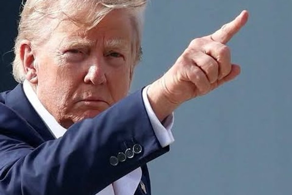 الحرس الثوري يعلن إغلاق مضيق هرمز والجيش الأمريكي ينتظر أوامر ترامب لشن هجوم