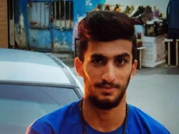 مقتل بطل مصارعة إيراني أمام منزل عائلته برصاص الأمن في "رشت"