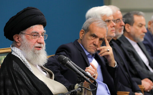 وال استریت ژورنال: جمهوری اسلامی خواستار لغو سریع تحریمهای آمریکا است