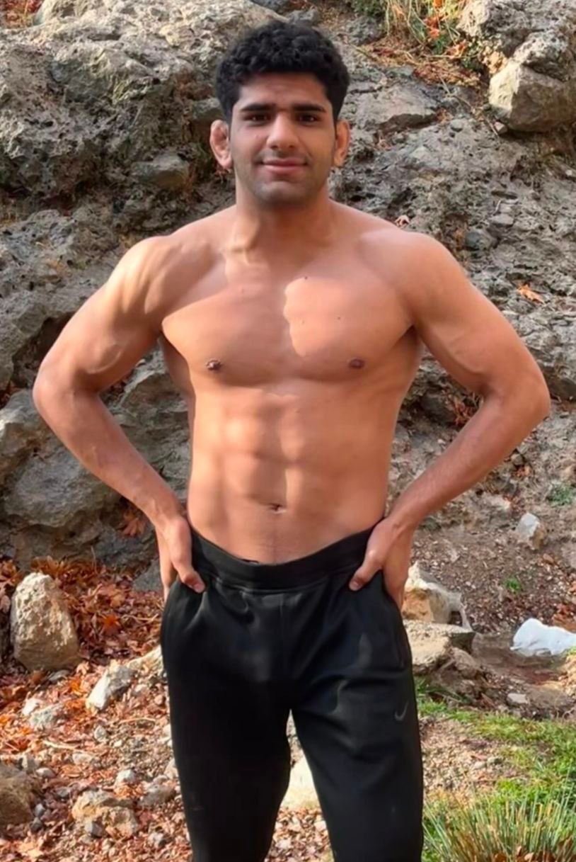 عرفان بزرگی، قهرمان مچ‌اندازی، توسط نیروهای سرکوب، در مرودشت کشته شد