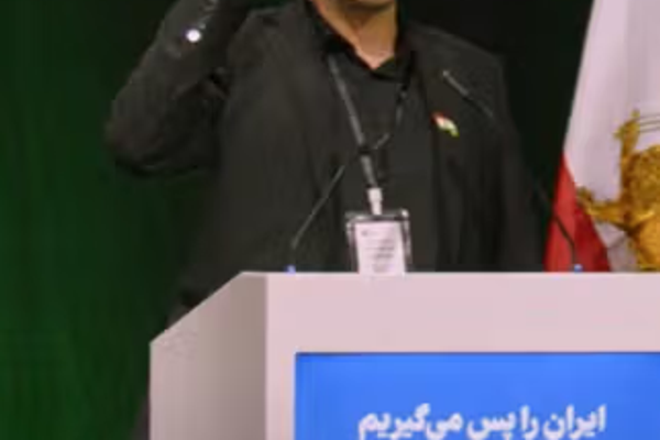 والد طفل قتلته قوات الأمن: اللعنة على اليورانيوم الذي خصّبه النظام لإفقار الشعب