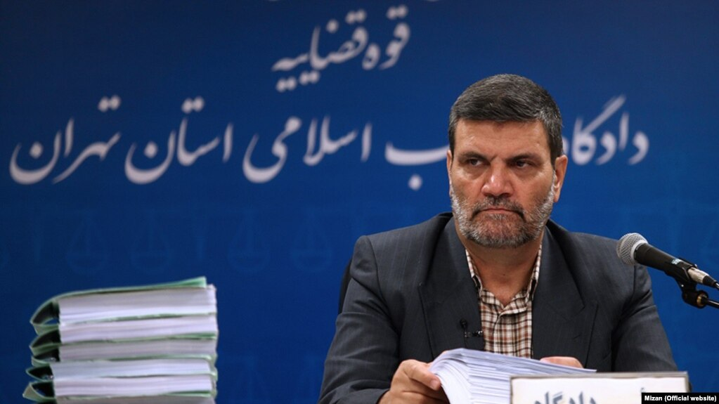 فعال سیاسی: قاضی صلواتی در جنگ ۱۲ روزه در سرداب امام‌زاده صالح می‌خوابید