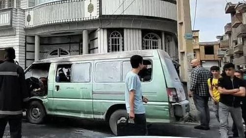 ۱۱ نفر در پی آتشسوزی یک سرویس ون دانشآموزان دختر در ارومیه مصدوم شدند