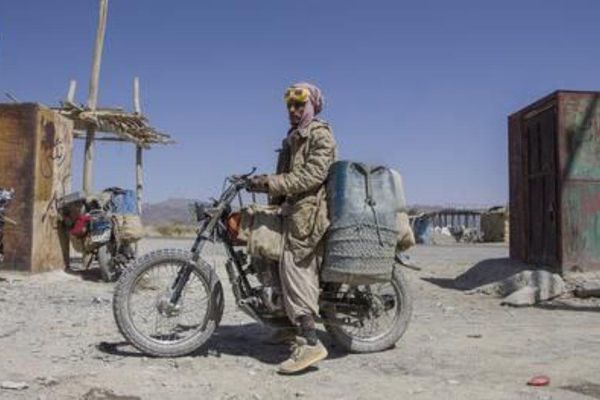 Report Uncovers $1 Billion Annual Fuel Smuggling from Iran to Pakistan