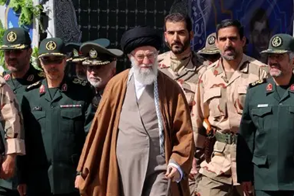 "نيويورك تايمز": مسؤولو النظام الإيراني لم يتوقعوا الهجوم الإسرائيلي قبيل المفاوضات