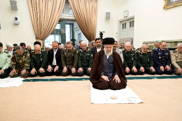 "التلغراف": مسؤولو النظام الإيراني ينتظرون الهجوم الإسرائيلي أو الأميركي كل ليلة