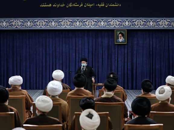 "خبراء القيادة" الإيراني يرفض "الإهانات غير المسبوقة" للمرشد خامنئي