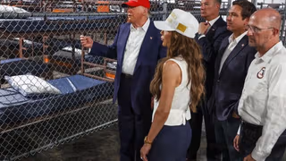 بررسی گرینکارتها از سوی دولت ترامپ، ترس از مجازات جمعی را برانگیخته است