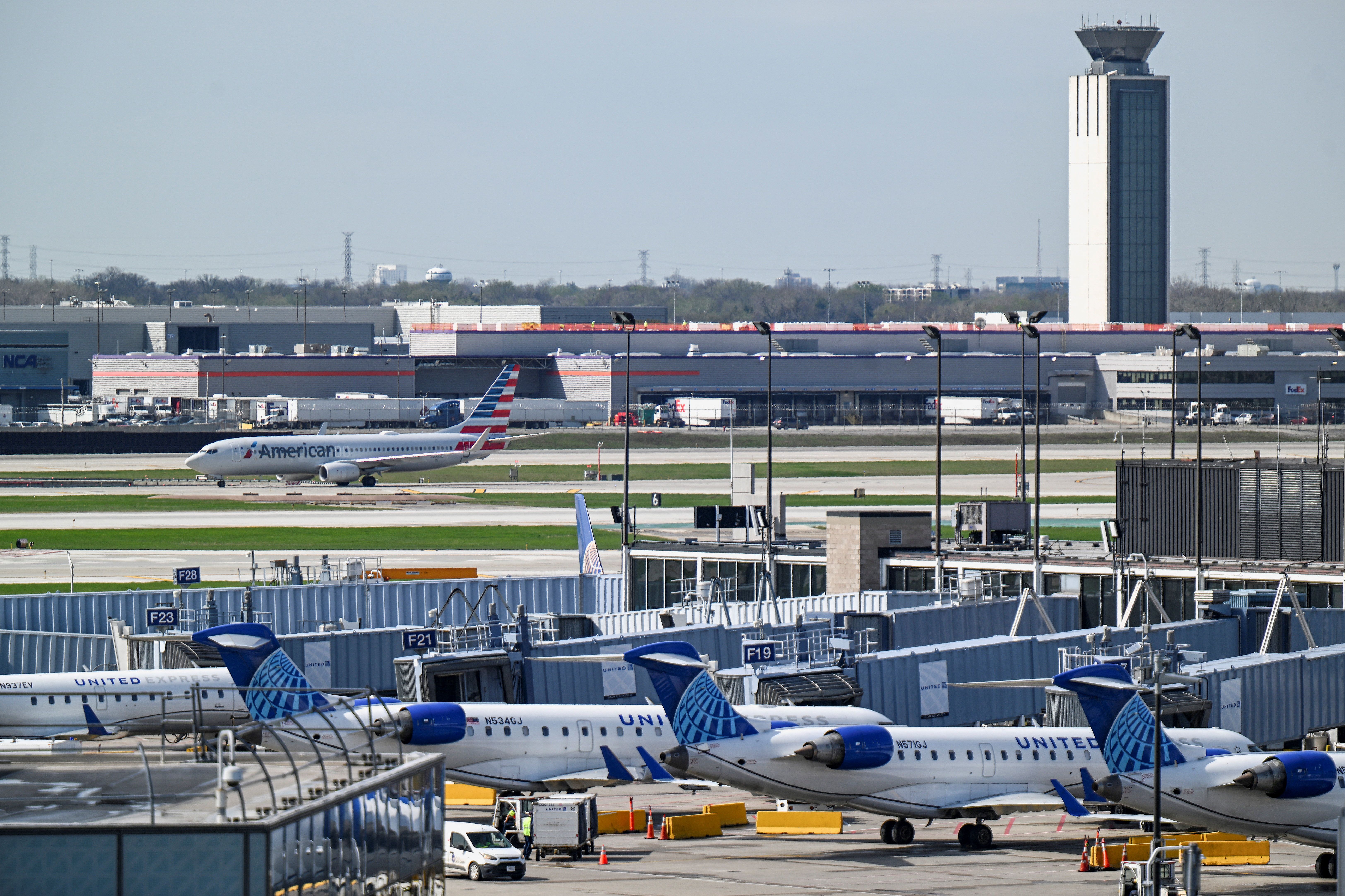 فایننشال تایمز: اتحادیه اروپا طرح به اشتراک گذاشتن سوخت جت بین کشورهای عضو را اجرا می‌کند