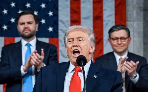 تهدید ترامپ به توقف تسلیح اوکراین در صورت عدم همراهی اروپا در تنگه هرمز