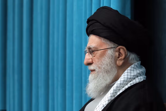 واکنش خامنهای به نامه ترامپ: اصرار دولتهای قلدر برای مذاکره بهمنظور حل مسائل نیست