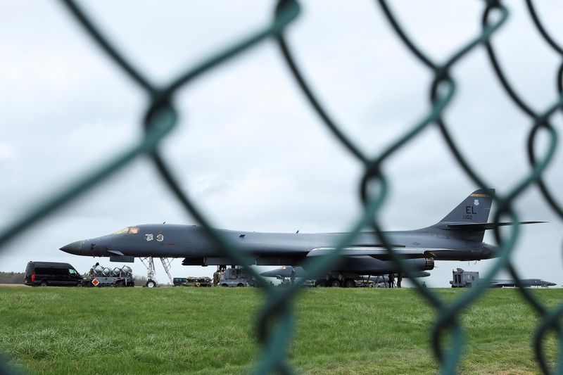 US threatens massive attack, financial punishment against Iran