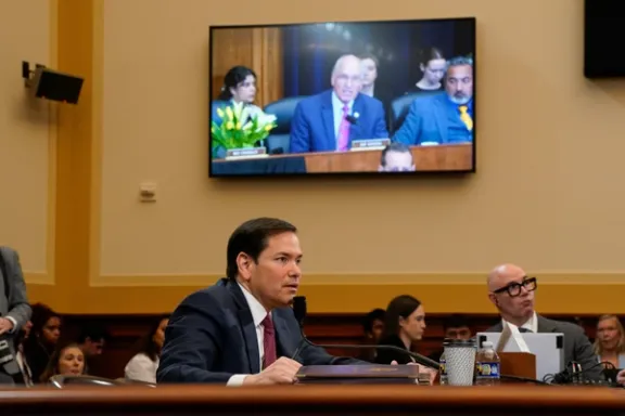 وزیر خارجه آمریکا: تنها توافق قابل قبول با ایران، توقف کامل غنیسازی اورانیوم است